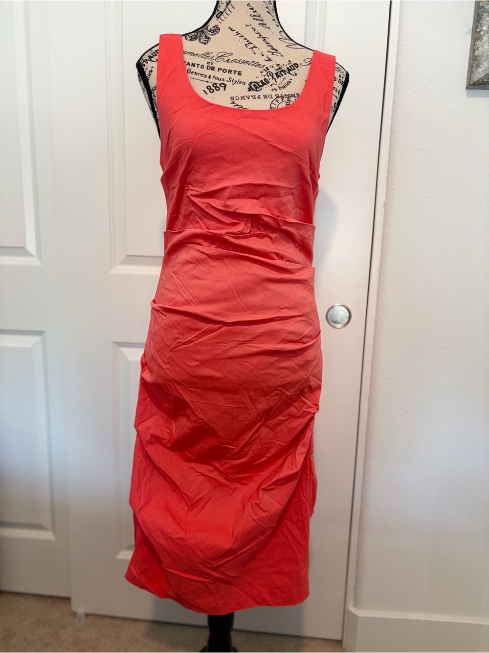 Papillon Blanc Coral-Red Sleeveless Midi Dress